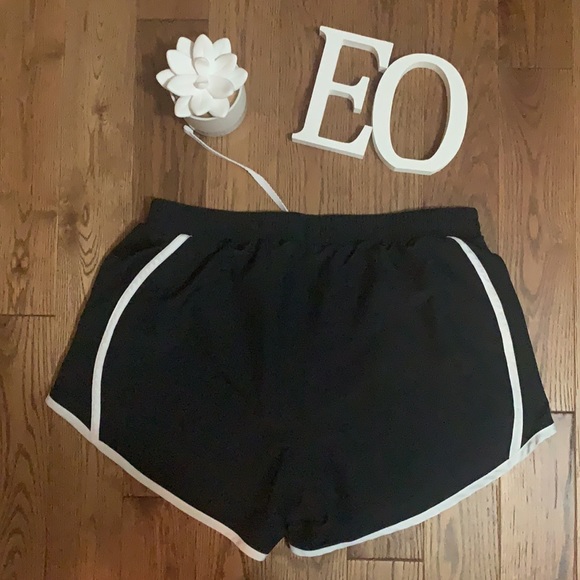 Under Armour Running Shorts - Picture 3 of 6